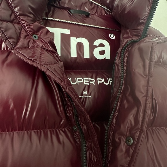 🍷TNA RED WINE SHINY SUPER PUFF - Picture 4 of 6